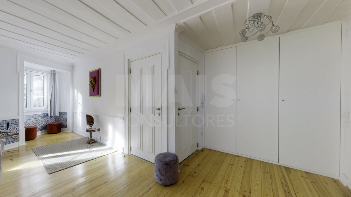 Charming two-bedroom apartment in Alfama